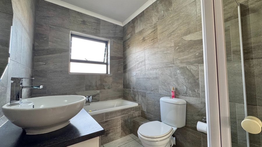 3 Bedroom Property for Sale in Fairview Eastern Cape